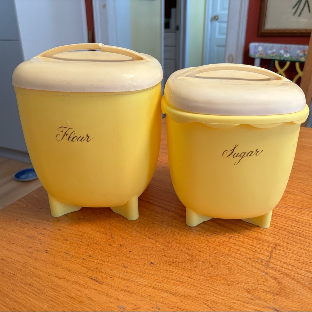 Vintage Blisscraft Of Hollywood Canister Pair - Flour, Sugar